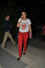 Sonakshi sinha snapped as she arrives from lootera delhi promotions in Mumbai on 4th July 2013 (6).JPG